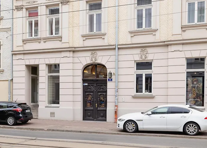 Bright Scandi By Square - Balcony - Old Town